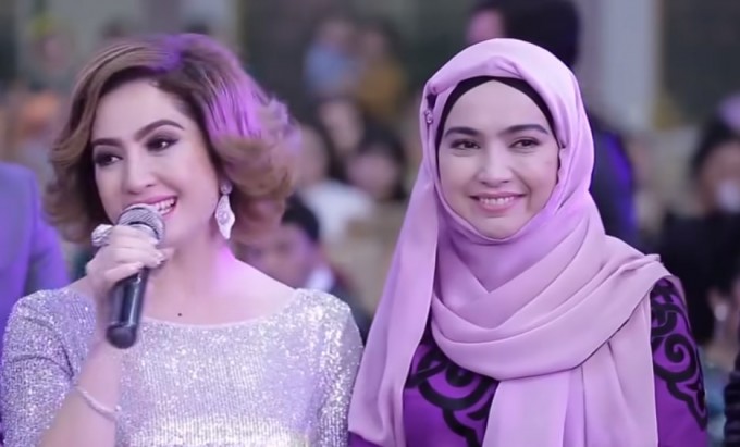 Yashirin kamera mast qizlar jinsiy aloqa Sobchak va murakkab am